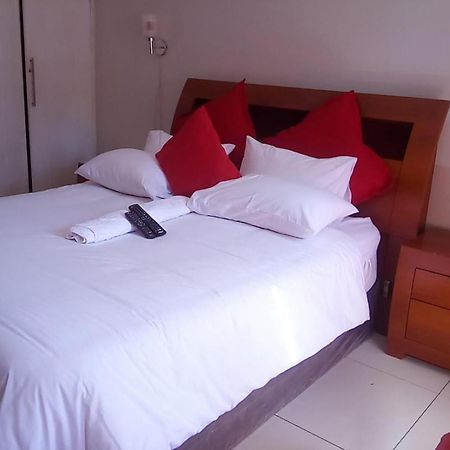 Super Classic Guest House Pretoria-Noord Exterior foto